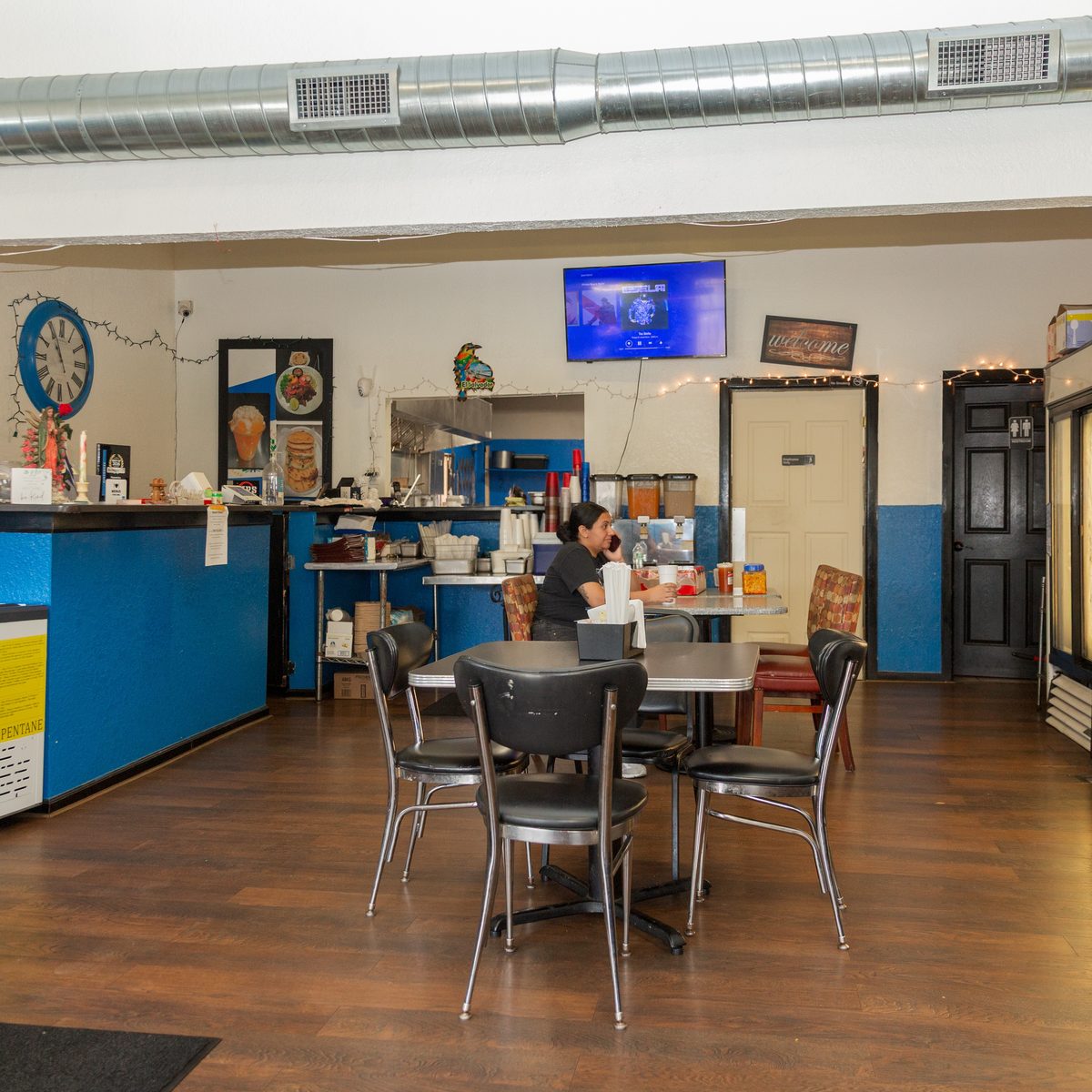 A Neighborhood Kitchen