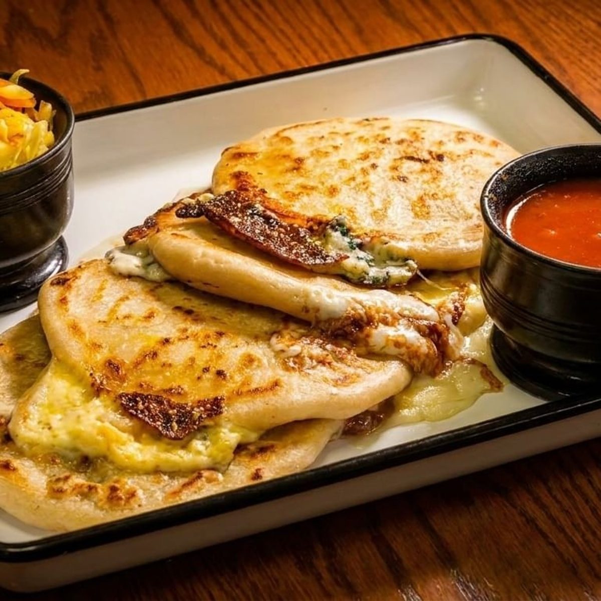 Pupuseria Y Antojitos Guanaquitas – Detroit Ave